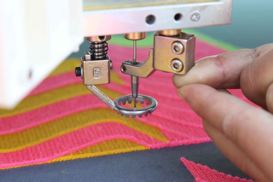 Home / Mesin Sulaman Chenille Multi Head Komersial Dengan Komputer Layar Besar